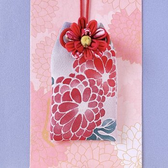 （寄添和菊）元巫女が作る花のお守り袋（縦長サイズ）の画像