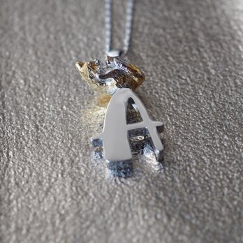 眠り茶白猫のイニシャルSilverペンダントAの画像