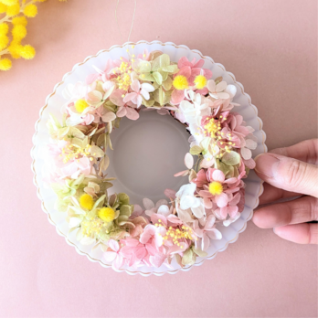 選べるサイズ）桜色とライム色のミニリース　ふわふわ　プリザーブドフラワー　の画像