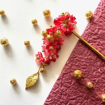 かんざし　赤とピンクのグラデーション桜の鈴生り簪　一本挿し　一本簪　梅椿桃　春　紅　半透明　ガラス　レッドの画像