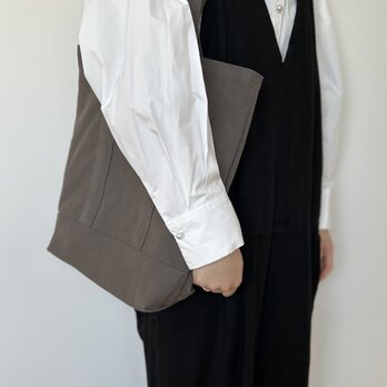 SHOULDER TOTE (L)  / smokygrayの画像
