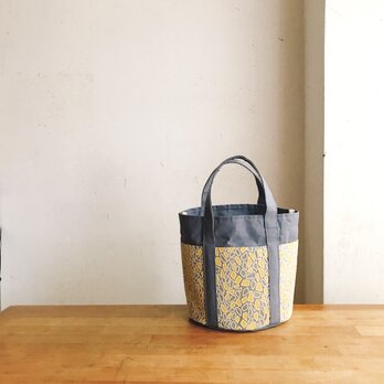 ［S］幾何学模様のメッシュ生地を使ったミニトート　グレー