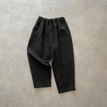 ベルギーリネンのテーパードパンツの画像