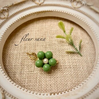small flower motif  スモールフラワーとリーフのブローチ  rose greenの画像
