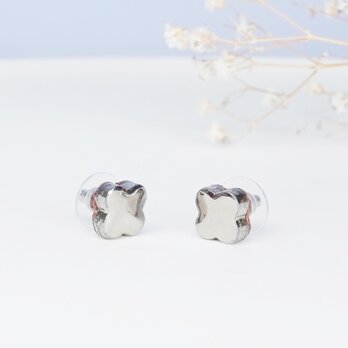 T-241  美濃焼 ハンドペイント 白金絵付け　タイル ピアス / イヤリング 【 裏面レザー加工 】 小さいお花型の画像