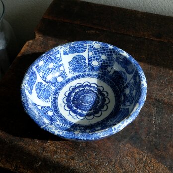 【特価¥1500→￥500】見込みに花文様◆伊万里　印判六寸鉢　骨董/antiques　碗　明治期【ニュー・削げ有り】の画像