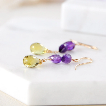 「Rose & Green ダブルフォールピアス」〜オリーブクォーツxレッドガーネットピアスの画像