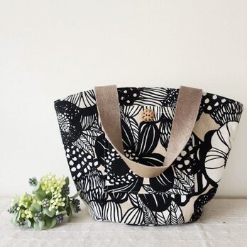 たっぷり入る❤︎革の持ち手のトートbagの画像