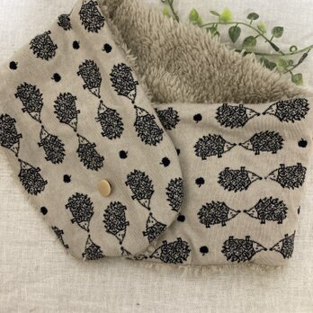 ︎ハンドメイド︎ふわふわネックウォーマーマフォンベージュハリネズミファの画像