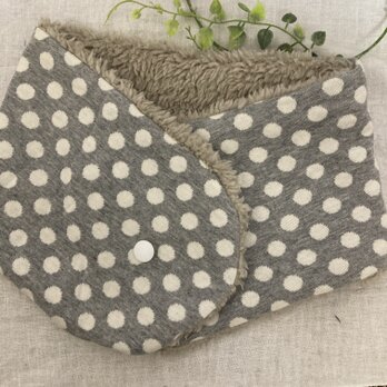 ︎ハンドメイド︎ふわふわネックウォーマーマフォングレー白ドットニットファの画像
