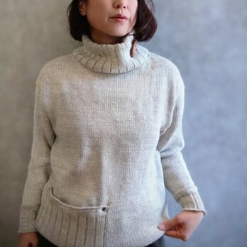 ざっくりタートルネック ニット セーター   /  リネンウール ベージュ×リネン色 ユニセックスの画像