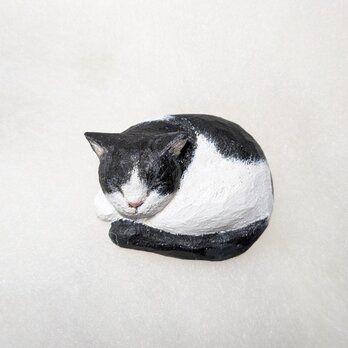 木彫り猫ブローチ〈黒白〉S-3の画像