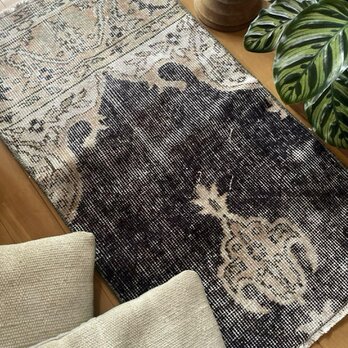 45×85 濃紺×桜ヌードベージュ　カットラグ　トルコヴィンテージラグ