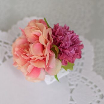 薔薇とマムのミニコサージュ・ヘアクリップ　ピンクの画像