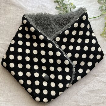 ︎ハンドメイド︎ふわふわネックウォーマーマフォン黒白ドットの画像