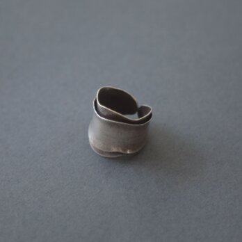 Karen silver ring / ウェーブの画像