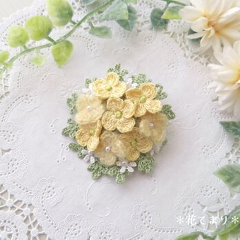 レース編み 菜の花のブローチ＊ペールイエロー＊の画像