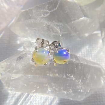 天然オパールシルバーピアス☆オーストラリア産原石から磨いた１点ものの画像