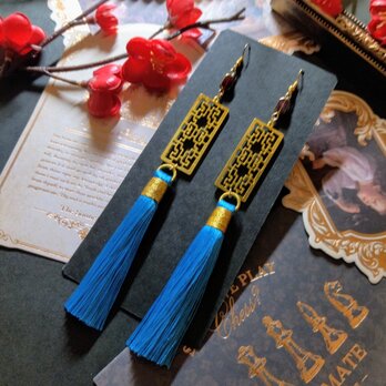 中華風透かしチャームとタッセルピアス（イヤリング）（薄青）【チャイナ】【中華風】【華ロリ】【チャイナドレス】【和風】【和ゴス】の画像