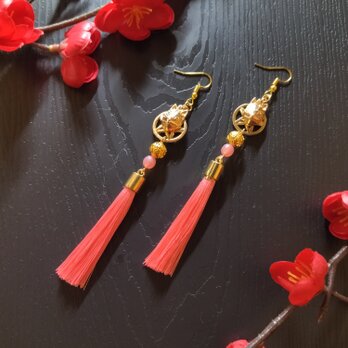 【和風】狐面とタッセルのピアス（イヤリング）（ピンク）【チャイナ】【中華風】【着物】【袴】【浴衣】の画像