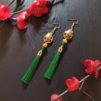 【和風】狐面とタッセルのピアス（イヤリング）（緑）【チャイナ】【中華風】【着物】【袴】【浴衣】の画像