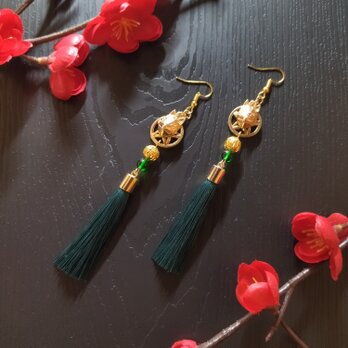 【和風】狐面とタッセルのピアス（イヤリング）（深緑）【チャイナ】【中華風】【着物】【袴】【浴衣】の画像