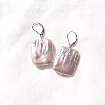 【SV】Square Pearl Earrings ／スクエアパール フレンチピアス（Gray）の画像