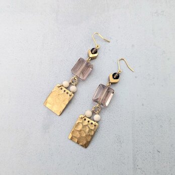 金具変更OK　カットガラスとメタルパーツのイヤーアクセサリー（P1074）の画像
