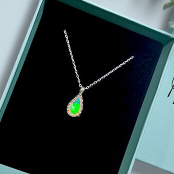 煌めくオーロラ プレシャスオパール シルバーネックレスの画像