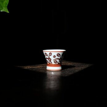 赤いリーフと小さな花文様◆九谷焼　赤絵金彩盃　猪口　酒器　工芸品　昭和レトロ　インテリア　古民家の画像