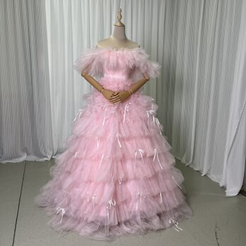 カラードレス ピンク プリンセスライン リボン 可愛い オフショルダー 柔らかく重ねたチュールスカート 花嫁の画像