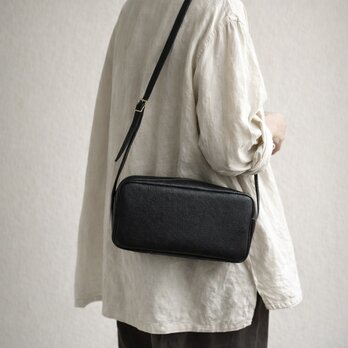 本革 ツールバッグ／ブラック｜既製品とは少し違う、静かに寄り添うショルダーバッグ