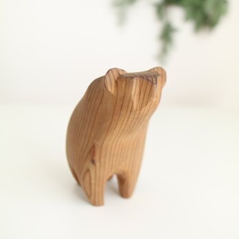 スウェーデンで見つけた木彫りのクマオブジェ No.5674の画像