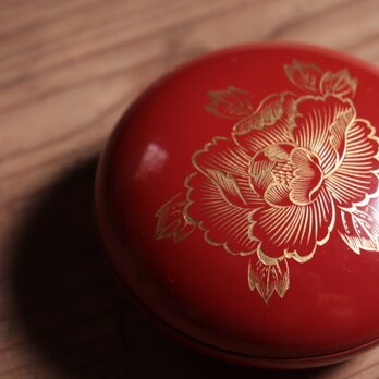 №400　香合　朱漆塗　沈金　茶道具　小物入れ　の画像