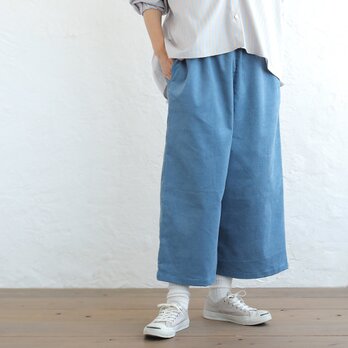春コーデにも◎ 軽やかコーデュロイのクロップドパンツ （ブルー） PT06の画像