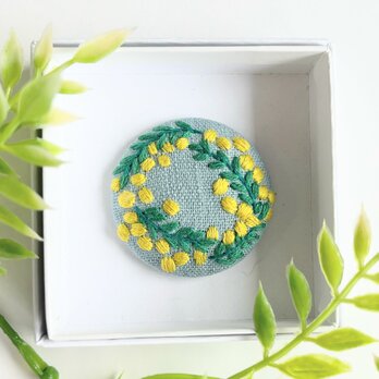 ミモザのリースの刺繍ブローチ【botanical】#348の画像