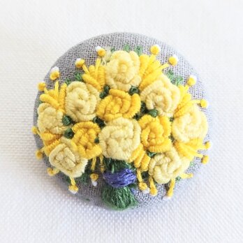 黄色バラの花束　刺繍ブローチの画像
