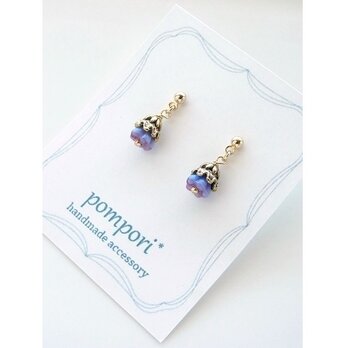 ベルフラワーのプチピアス（ベリーブルー）の画像
