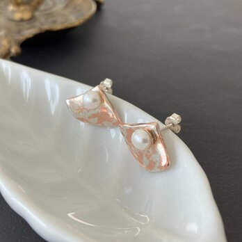 2way [two colors] earrings - triangle pearlの画像
