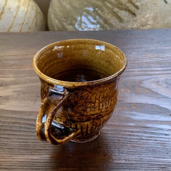 線刻飴釉マグカップの画像