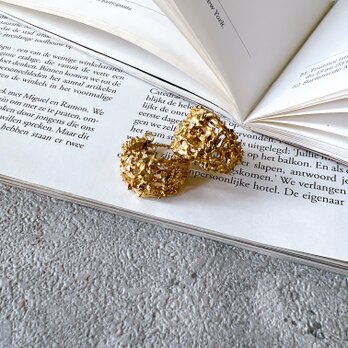 PA280-【 AVON 】エイボン・ヴィンテージピアス Gold tone Gold Nugget Half Hoopの画像