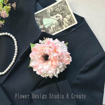 ピンクのアネモネとチューリップのコサージュ　ヘアクリップ　結婚式　卒業式　入学式　パーティー　謝恩会　フォーマル　桜　大きめの画像