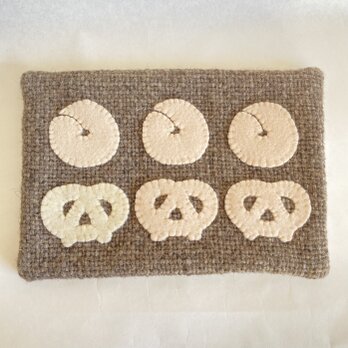WOOL!ベーグルとプレッツェル*カップ＆ポットマット*Lの画像