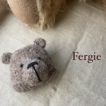 bear broochの画像