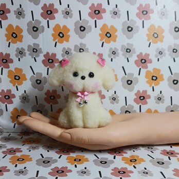 ピンクのリボンが似合う　可愛いマルチーズ　　羊毛の画像