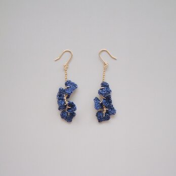 ivy アイビーの耳飾り 国産シルク糸《navy》の画像
