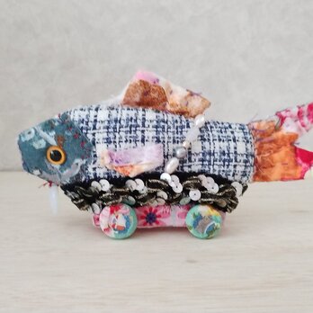魚カー　曇り加減の画像
