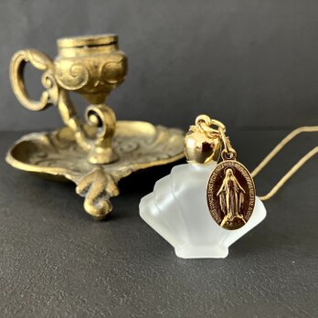 [フランス奇跡のメダイ] 香水瓶のロングネックレス - whiteの画像