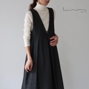 【SM・ML】ブラックデニム新登場後ろ姿が可愛いバックボタン　ジャンパースカートの画像
