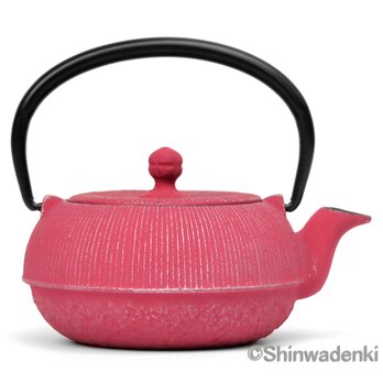【お取り寄せ】南部鉄器 ティーポット 急須 平丸千筋 0.3L 銀/ピンク 日本製 内面ホーロー加工のコピーの画像